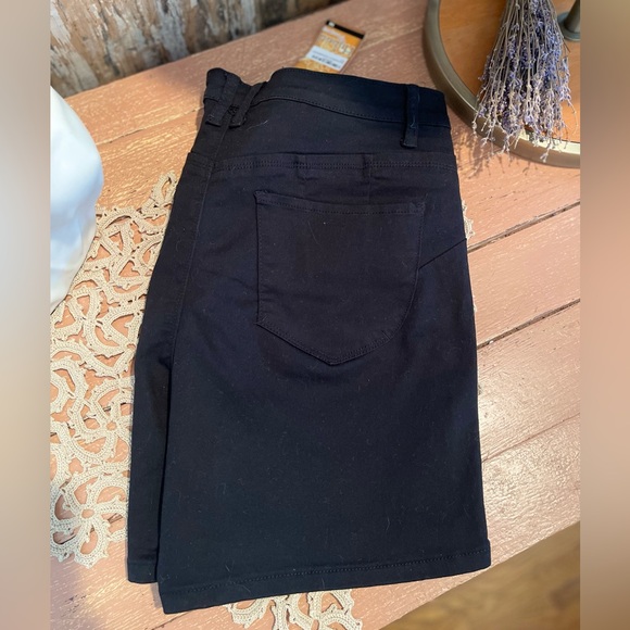 HYBRID & COMPANY Womens Butt Llifting Twill Shorts Size 14 Stretchy Black 🔥 - Picture 8 of 10